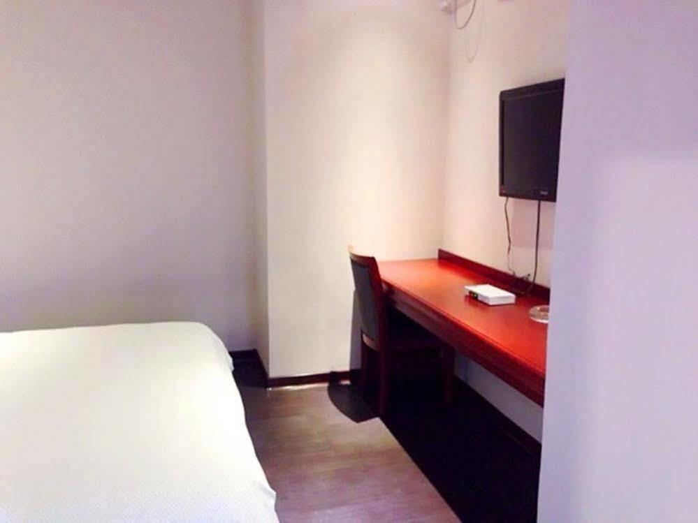 Longwang Business Hotel Liuzhou Экстерьер фото