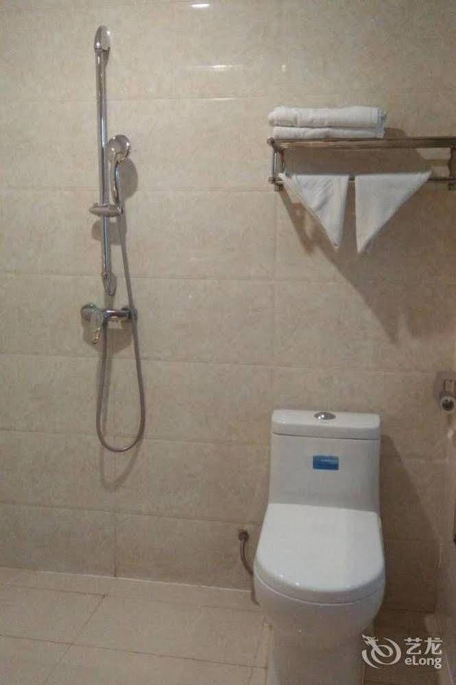Longwang Business Hotel Liuzhou Экстерьер фото