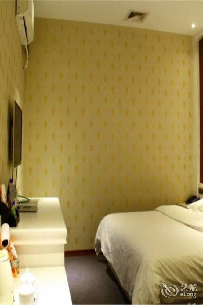 Longwang Business Hotel Liuzhou Экстерьер фото