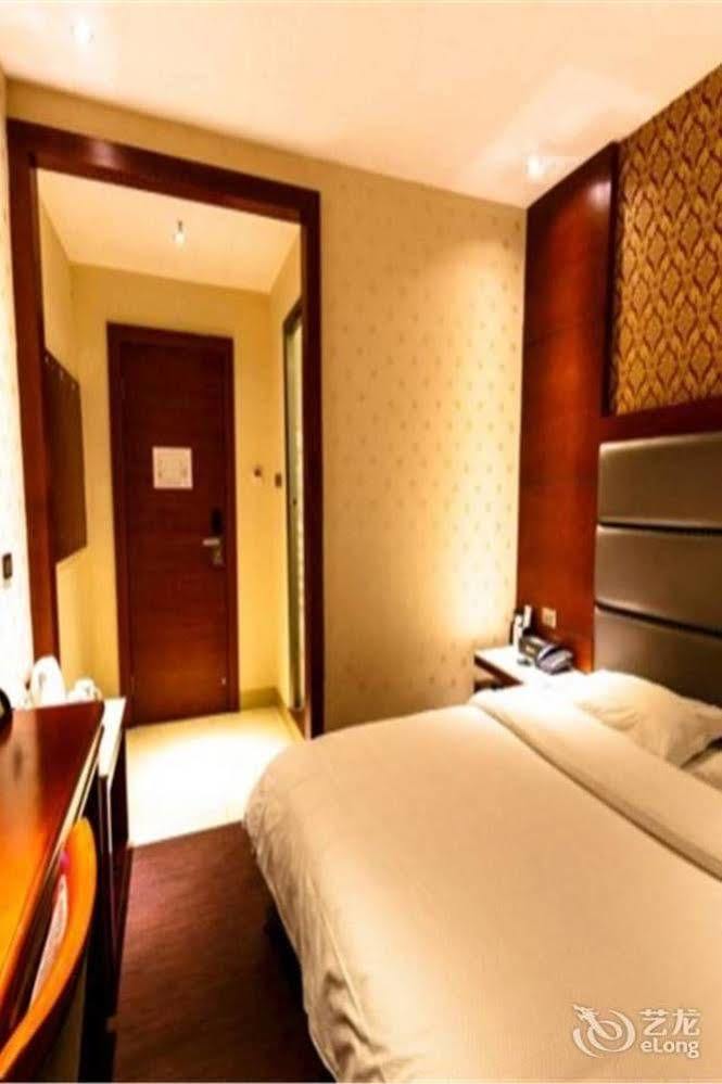 Longwang Business Hotel Liuzhou Экстерьер фото